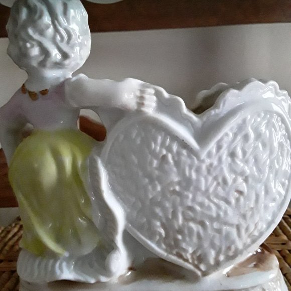 Vintage Victorian Style Ceramic Planter - Picture 4 of 6